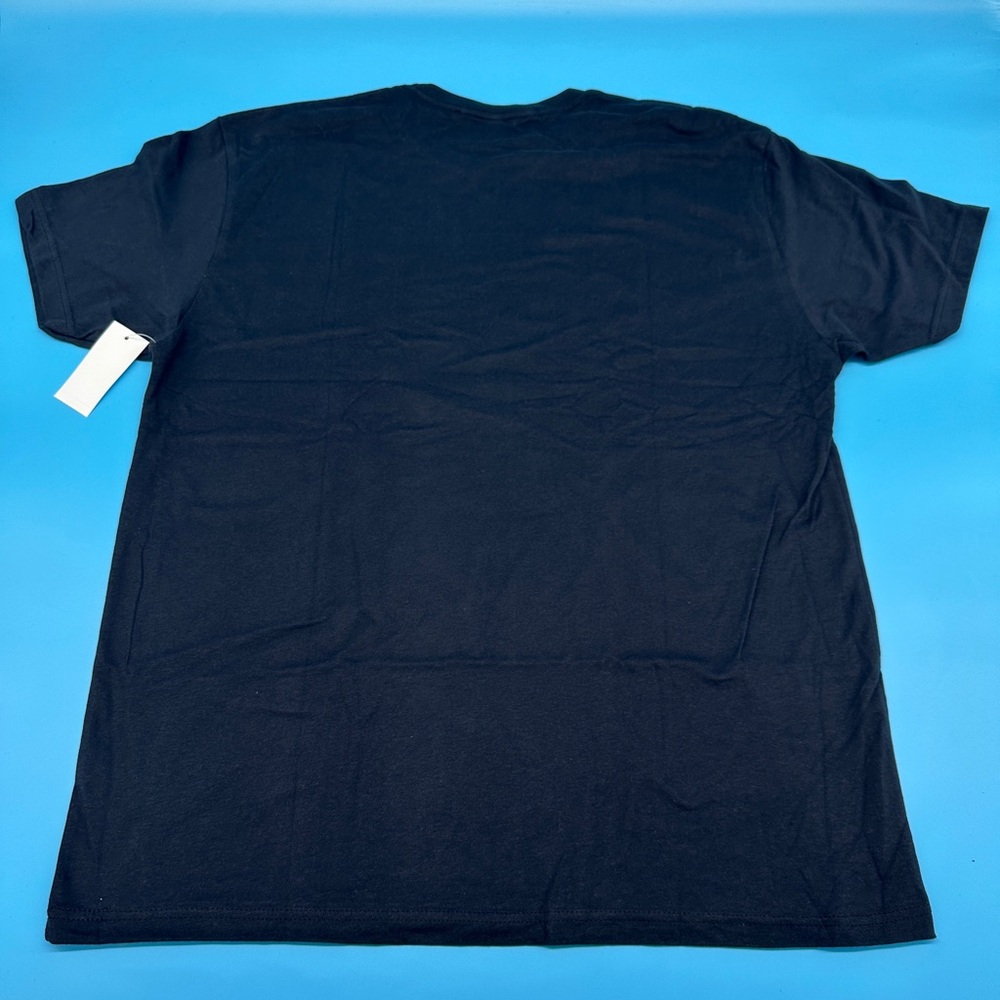 Vuori V1 Logo Men's Short Sleeve Crew Tee Shirt Black/Charcoal - Pick Size - Picture 2 of 2